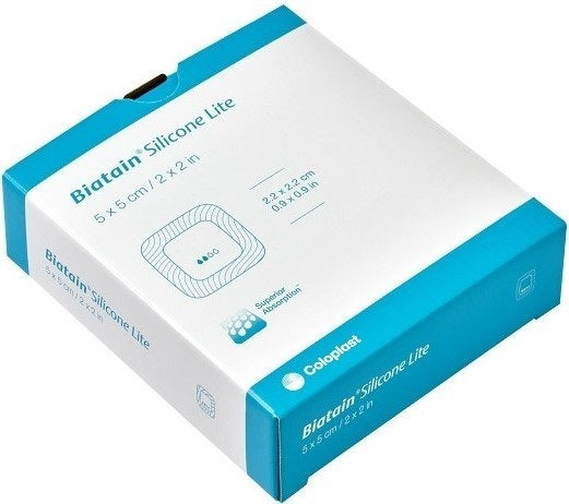 Medicazione biatain in schiuma di poliuretano con bordo adesivo in silicone lite 5x5 cm 5 pezzi