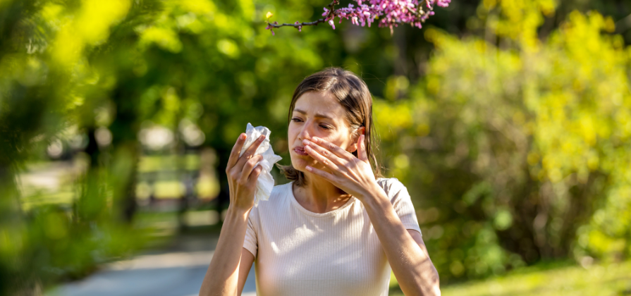Rinite allergica: torna la primavera e tornano i fastidi
